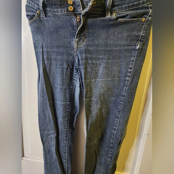 👸👖 The Limited High Waisted Flare Jean in size 2 - Picture 2 of 10